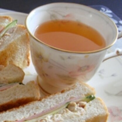 トーストサンドと一緒にいただきました♪写真単品で
撮るの忘れちゃった～(;^_^A ｱｾ
生姜で体にも良い紅茶ですね♪
美味しかったですよ(*^^)v